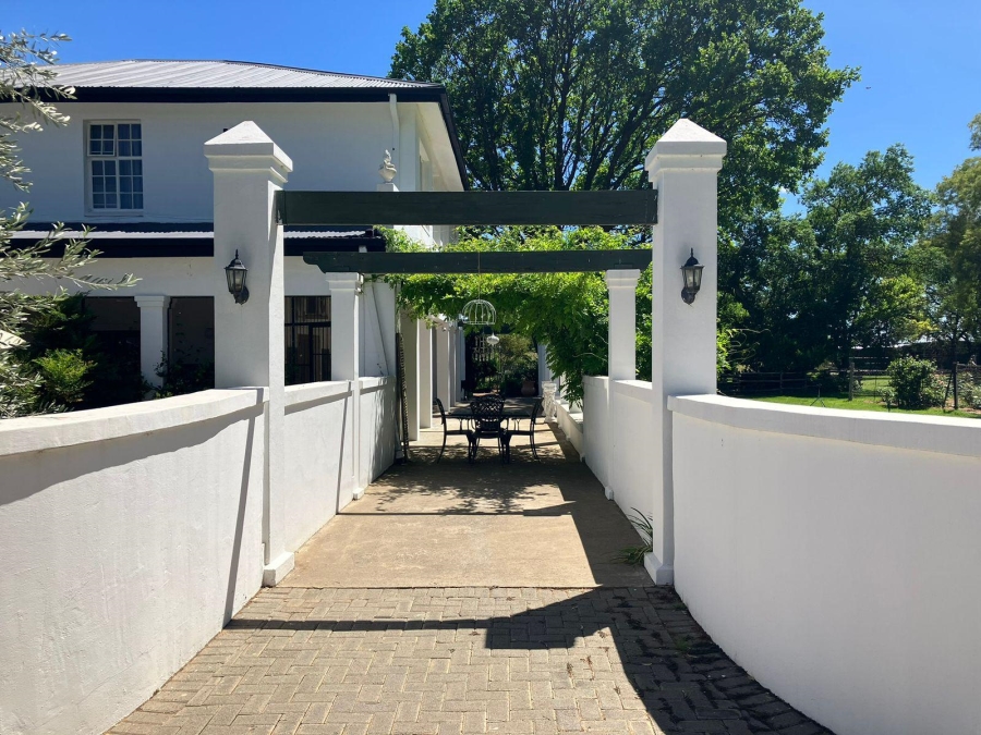 5 Bedroom Property for Sale in Kellys View Free State